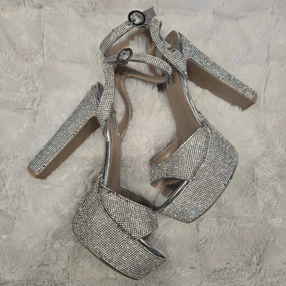Steve Madden Skylar Heels Size 8.5